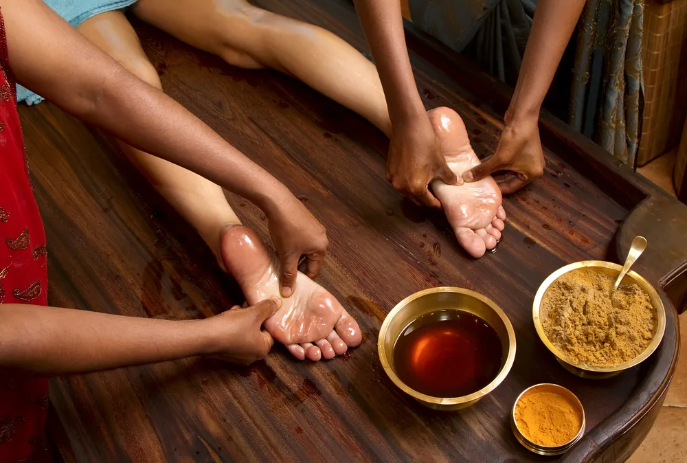 Abhyanga warm oil massage